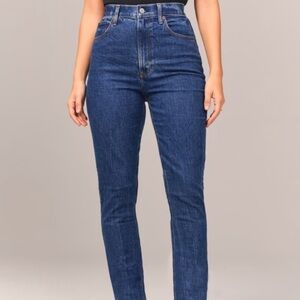 Curve Love Ultra High Rise 90s Slim Straight Jean
